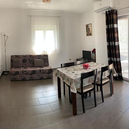 Green Hill Family Apartments Водице Екстер'єр фото
