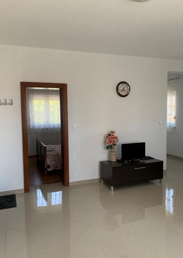 Green Hill Family Apartments Водице Екстер'єр фото